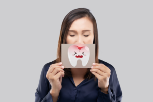 Por qué se inflaman las encías y cómo prevenirlo